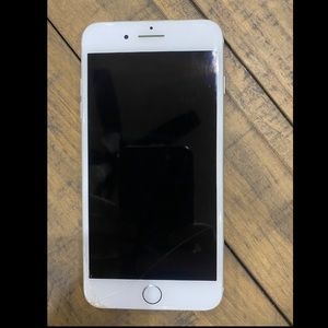🛑🛑🛑SOLD🛑🛑🛑Iphone 7 Plus. + case.